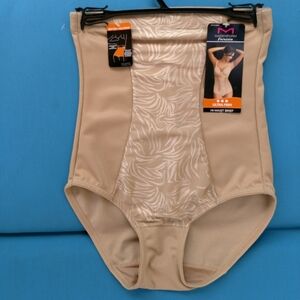 Maidenform NWT Flexees Ultra Firm Hi-Waisted!